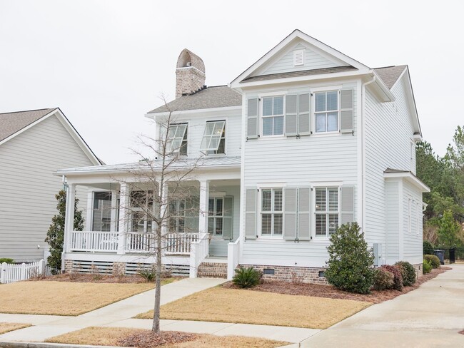 Building Photo - 4 Bedroom, 4.5 Bathroom Home!