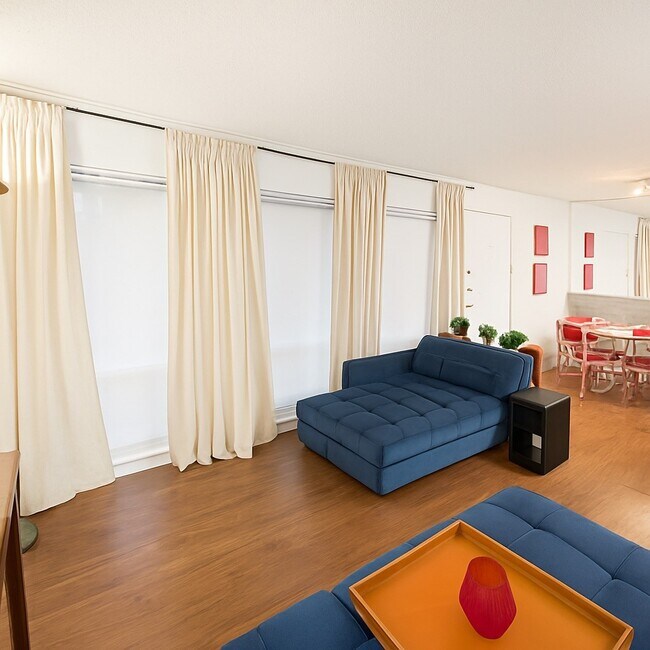 Building Photo - 3271 Sul Ross St