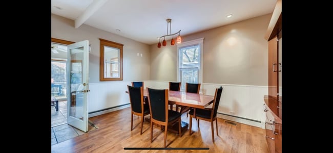 Eat-in Kitchen - 705 Madison St