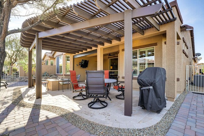 Building Photo - 17716 W Cedarwood Ln