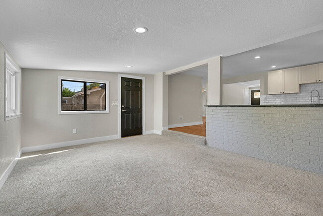 Building Photo - $3,195.00, 4 bed, 3 bath located in Arvada.