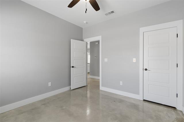 Building Photo - 1004 W Hanna St