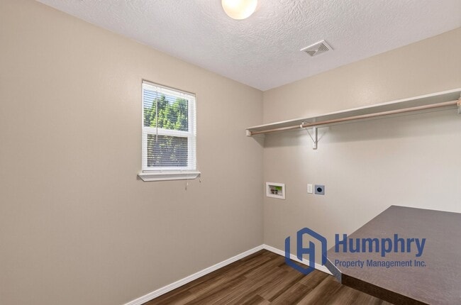 Building Photo - 2243 N Cougar Way