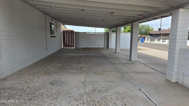 Building Photo - 5827 N 22nd Dr