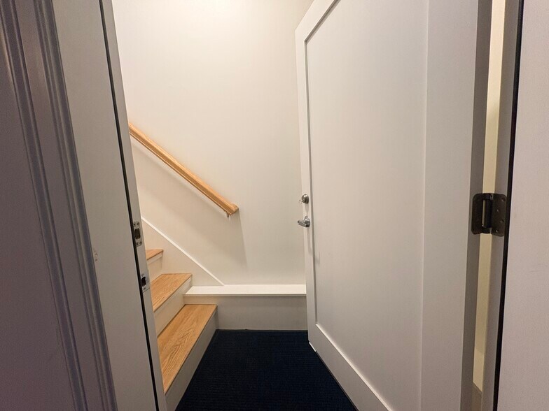 Building Photo - 32 Salisbury Rd