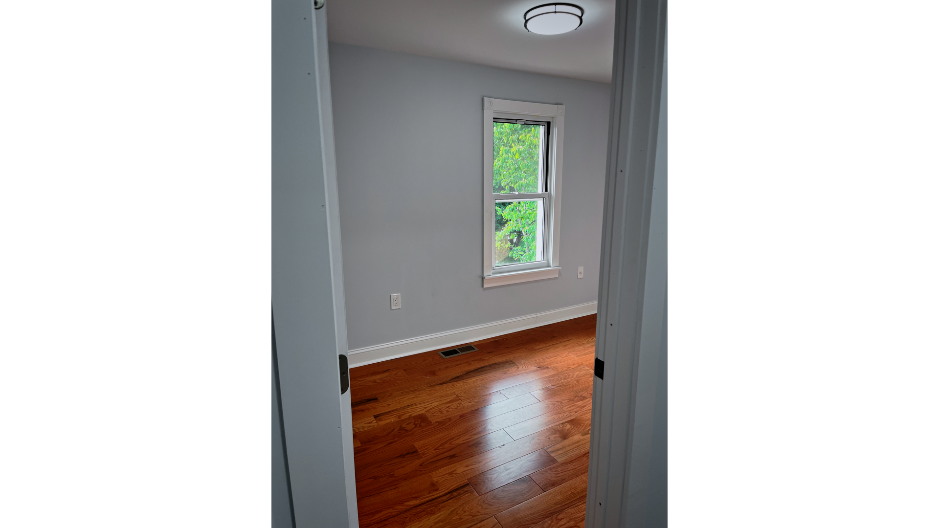 Building Photo - 808 Eynon St