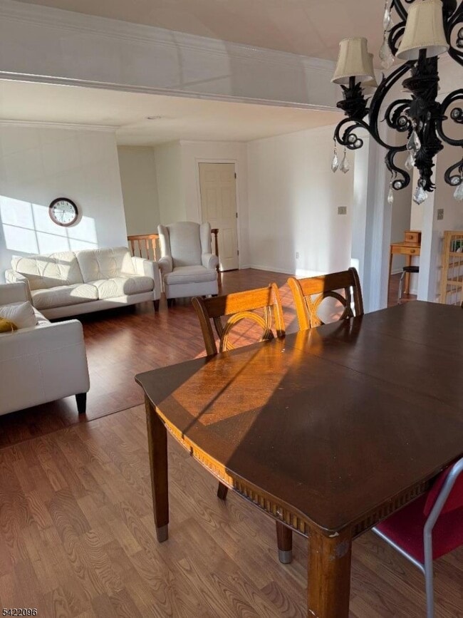 Building Photo - 518 Downer St