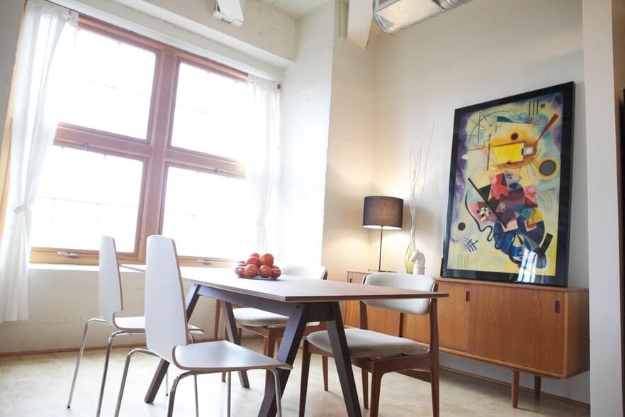 Building Photo - 1420 NW Lovejoy St