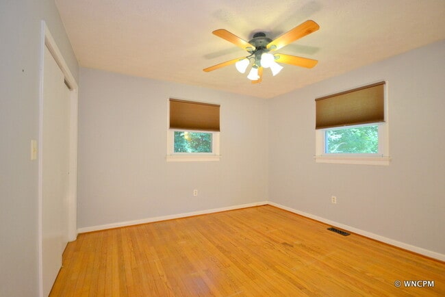 Building Photo - 17 Laurel Park Dr