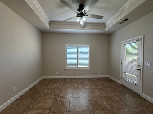 Building Photo - 2710 Orange Tree Dr