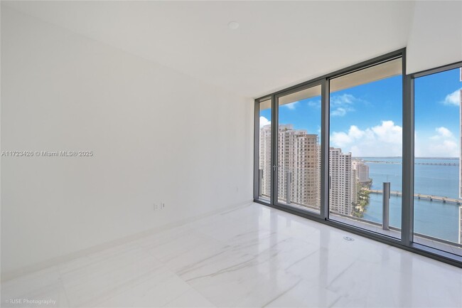 Building Photo - 300 Biscayne Blvd Way