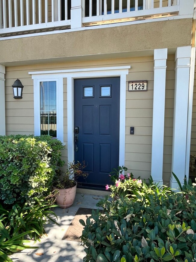 Primary Photo - Beautiful Tri-level in Irvine!