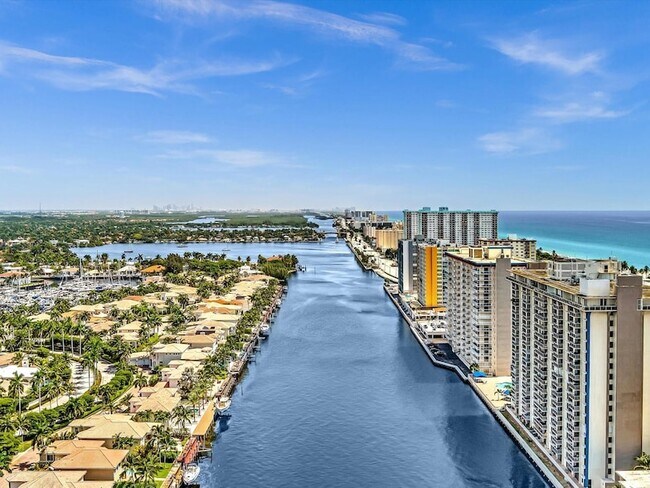 Building Photo - 1600 S Ocean Dr