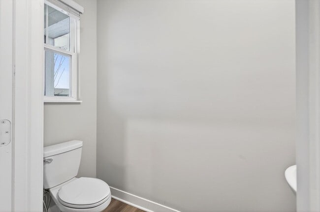 Building Photo - Welcome to this stunning 4-bedroom, 2.5-bathroom home located in the desirable Westfield, IN.