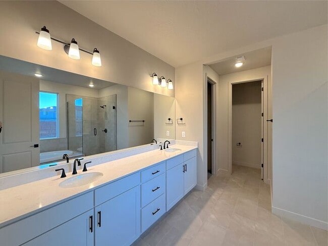 Building Photo - New 3 bed, 2.5 bath with 2 car garage home