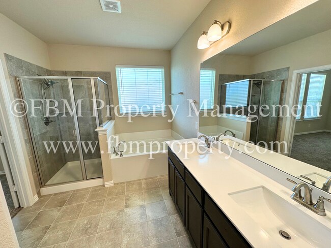 Building Photo - 2809 Belmont Dr