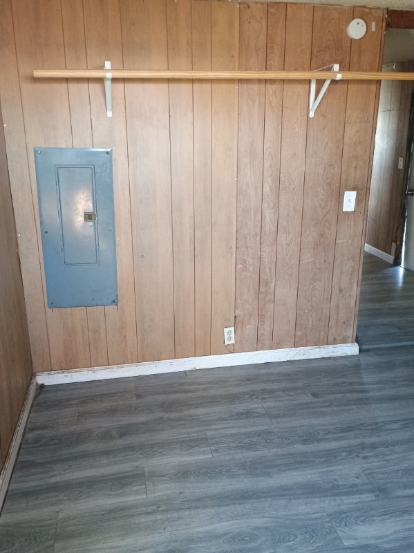 Building Photo - 1801 S Business 45