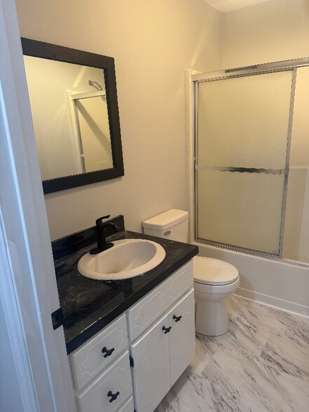 Building Photo - 9421 Sawyer Rd