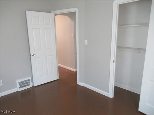 Building Photo - 12413 Worthington Ave