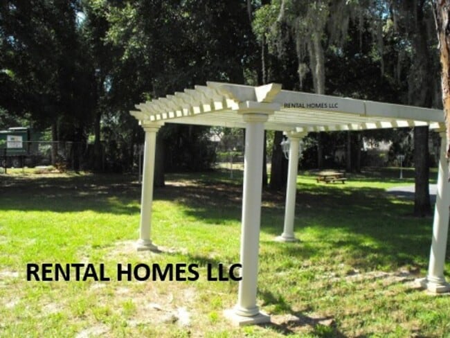Building Photo - Two Bedroom One Story Townhouse close to Altamonte Mall & all other major local roads