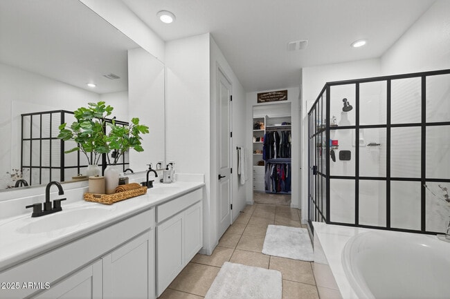 Building Photo - 36810 N Camarillo Dr