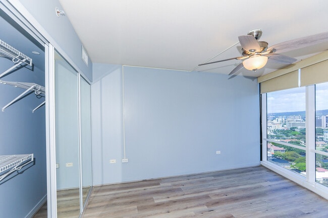 Building Photo - 1296 Kapiolani Blvd