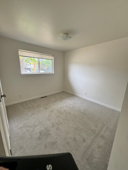 Building Photo - 3090 Aurora Ave