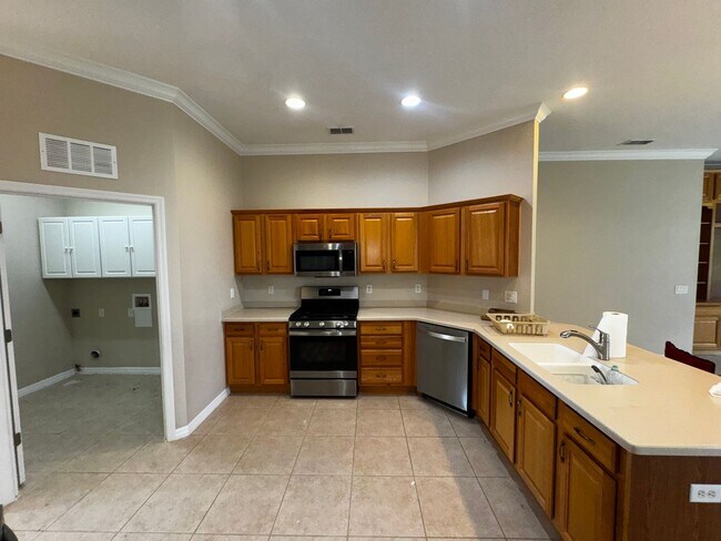Building Photo - For Rent |Active 55+ Spacious 3BR Home in Candler Hills at On Top of the World – Private Cul-de-S...