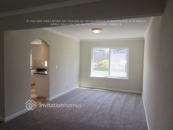 Building Photo - 160 Lakehurst Dr