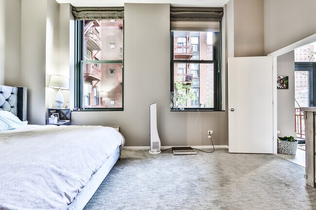 Building Photo - 71 Lower Wacker Dr