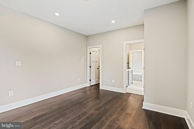 Building Photo - 9615 Locust Hill Dr