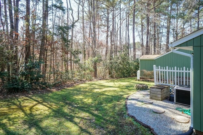 Building Photo - One Bedroom Home!