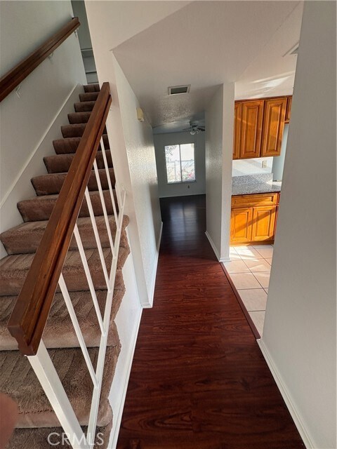 Building Photo - 1524 Canterbury Cir