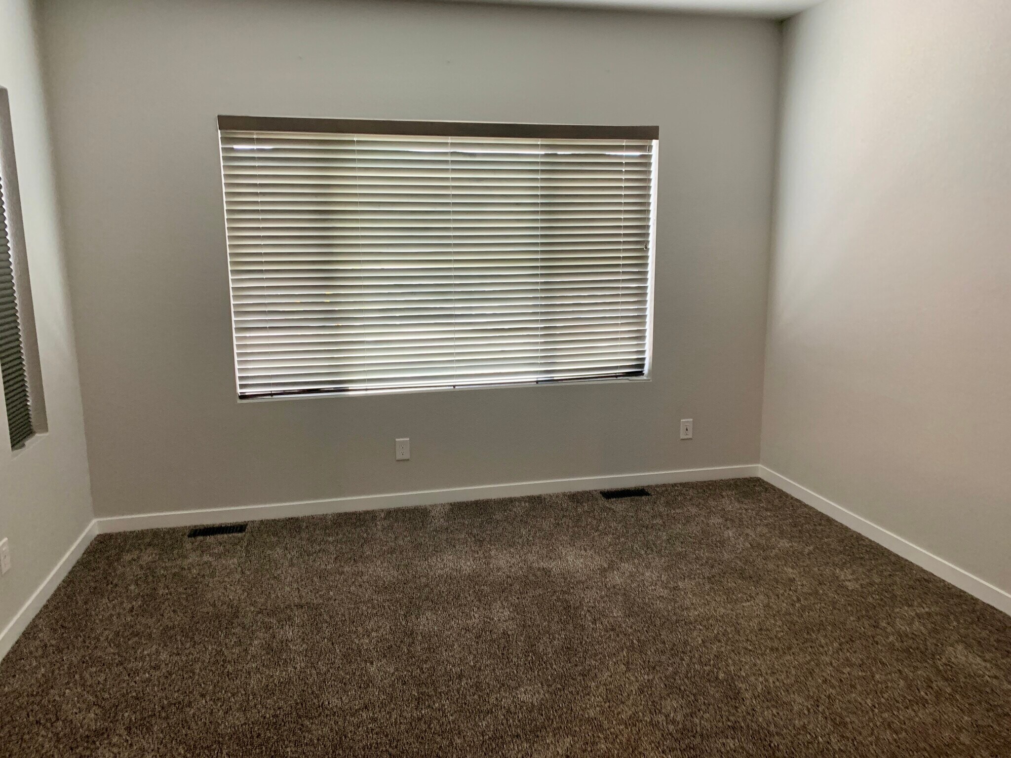 Building Photo - 6461 Vistancia Ave