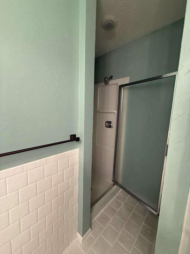 Building Photo - 129 Forest Cir