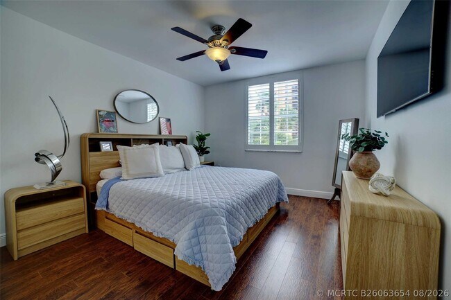 Building Photo - 720 S Sapodilla Ave