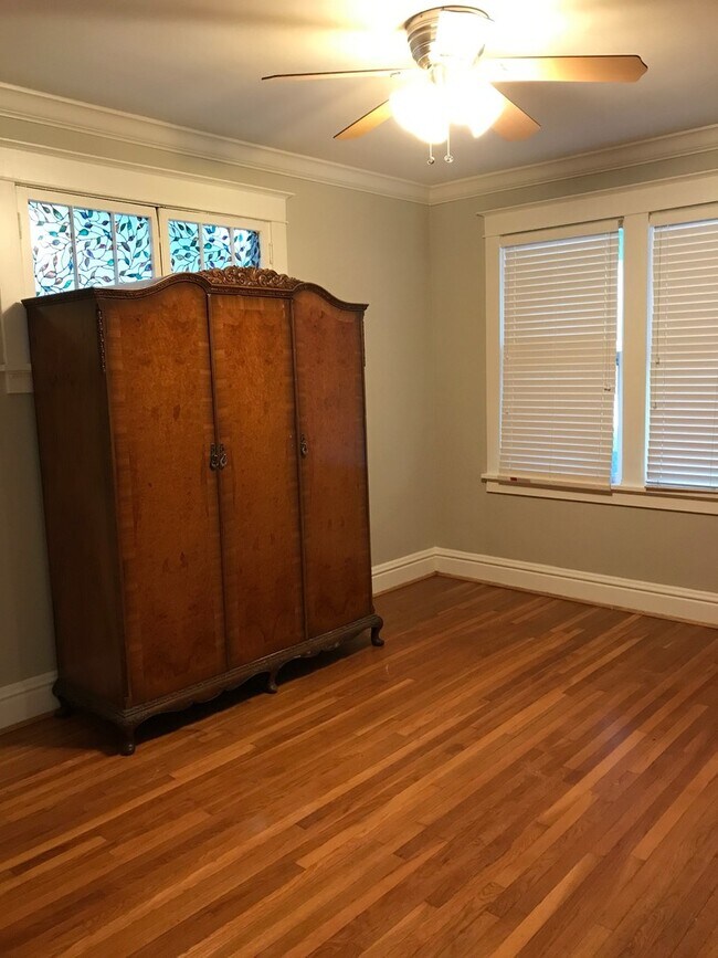 Building Photo - Beautiful Renovated Home near Sublette Park