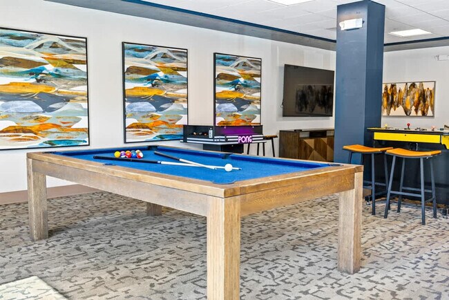 Building Photo - 535 South Park Avenue