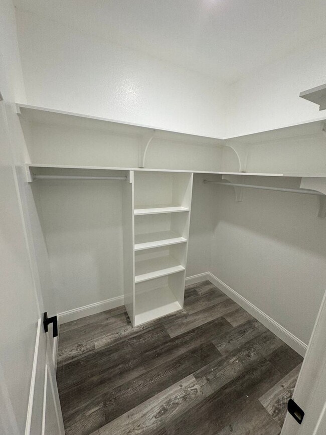 Building Photo - New Build - Peaster ISD - HIGH CEILINGS - WATER INCLUDED