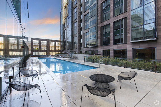 Heated Pool - 150 Van Ness