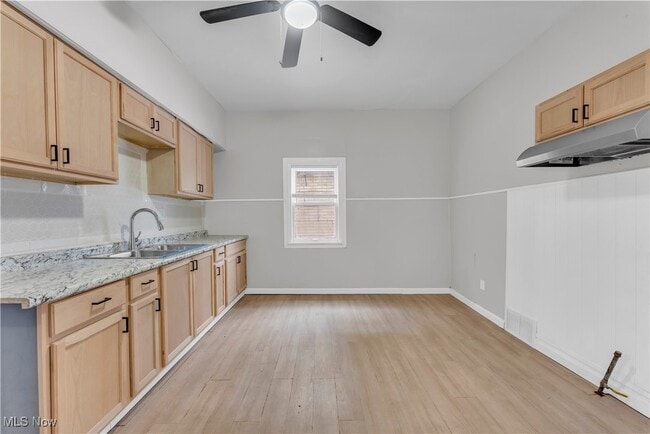 Building Photo - 14917 Darwin Ave