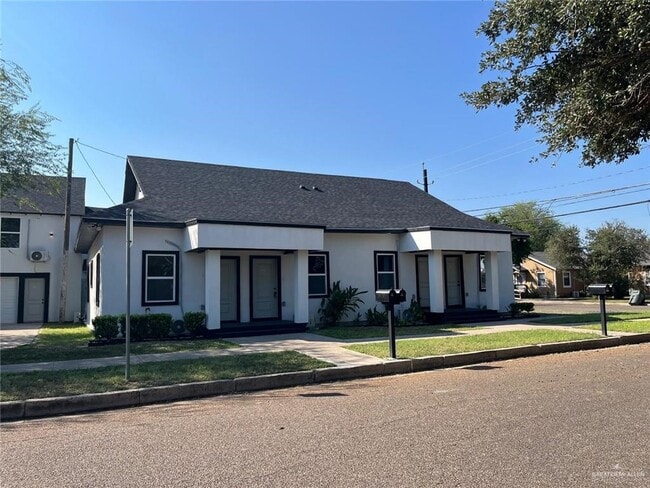 Building Photo - 19 Miller Ave