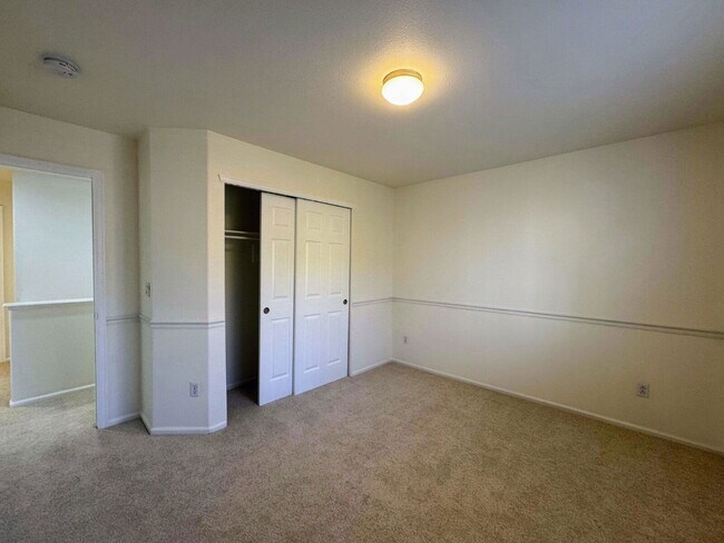 Building Photo - 4788 Laurelglen Ln