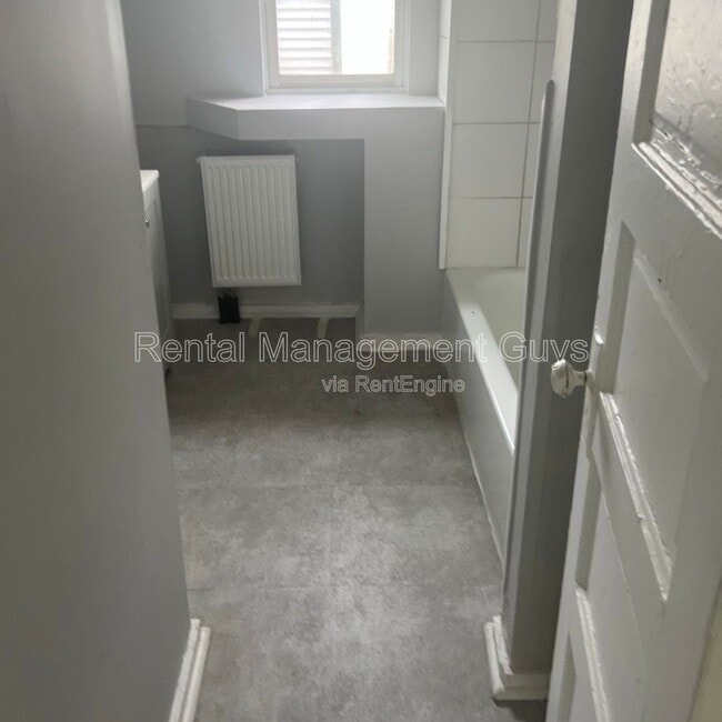 Building Photo - 1015 N Humboldt Ave