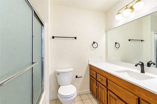 Building Photo - 25 Shakespeare Dr