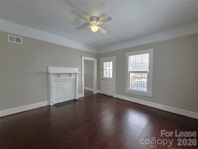 Building Photo - 42 N Cedar St