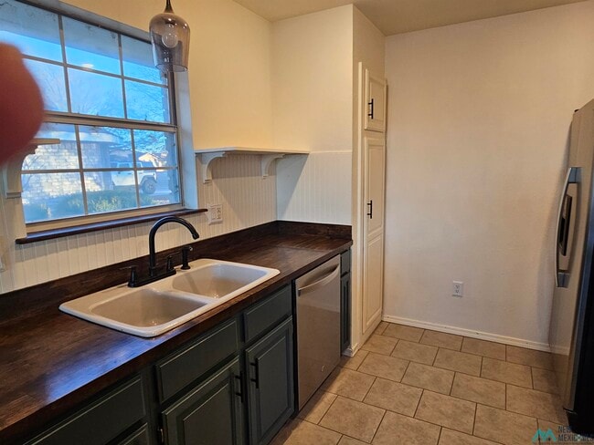 Building Photo - 212 Wilmington Cir