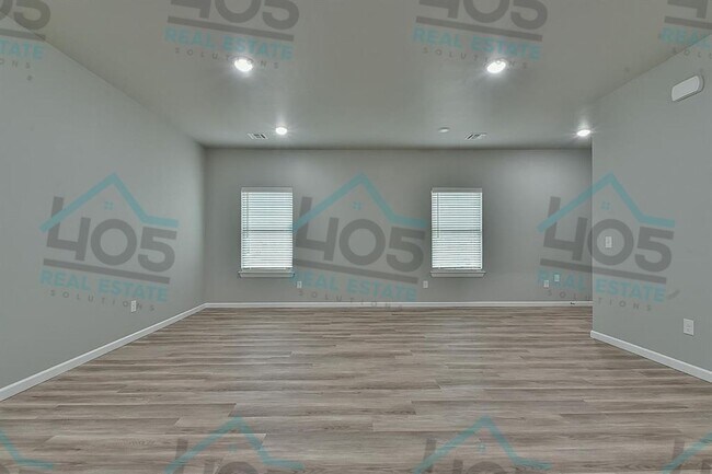 Building Photo - 2811-2813 Josie