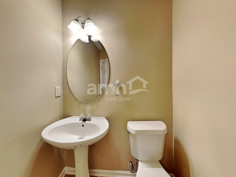 Building Photo - 3512 Kittery Dr SW