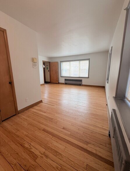 Building Photo - 4006 N Farwell Ave